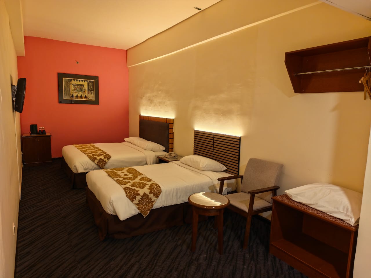 Junior Room — Full room view