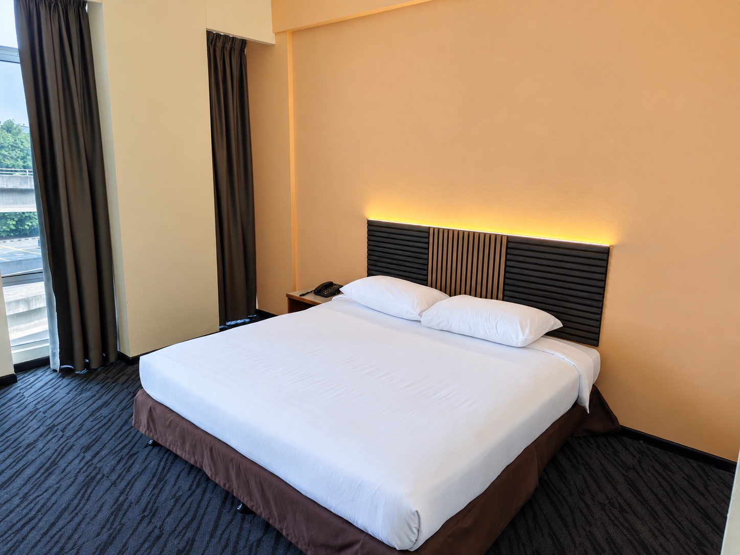 Double-bed Superior Room at Hotel Caliber